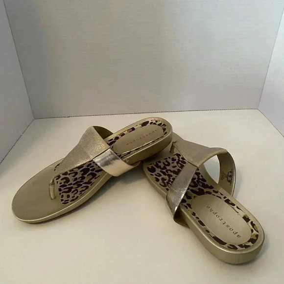 Apostrophe gold, animal print, with glitter sandals. Size 10 - Picture 4 of 6